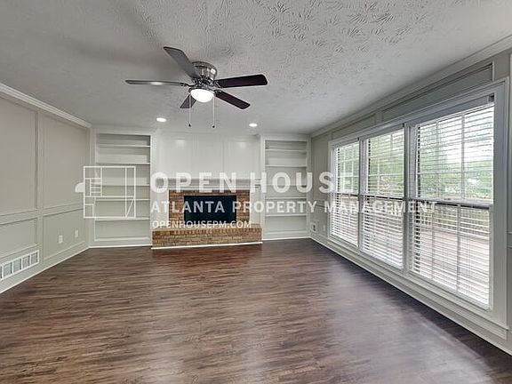3rd image of 2640 Holly Springs Dr