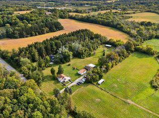 W220N9202 Town Line Rd, Menomonee Falls, WI 53051