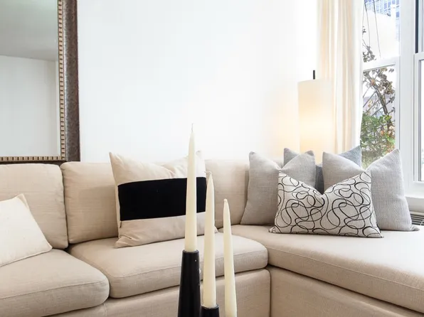 323 East 51st Street image 4 of 26