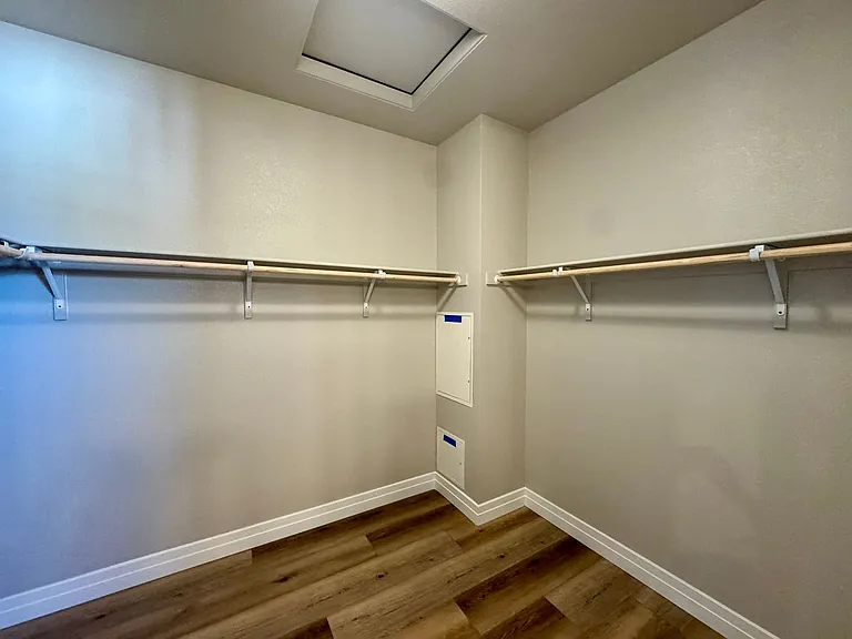 406 Heirloom St — Photo 9
