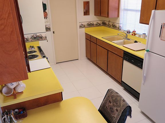 5th image of 4650 E Catalina Ave