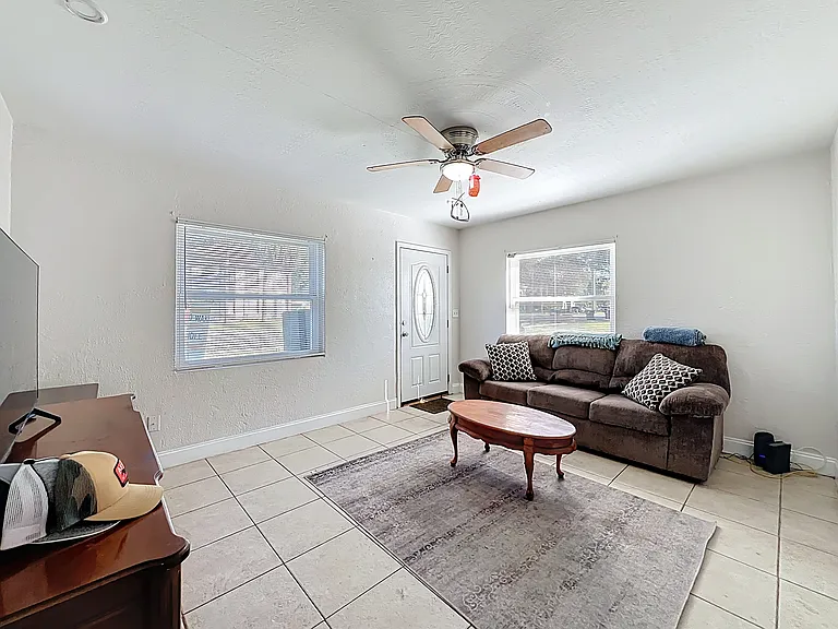 744 E Church Ave — Photo 5
