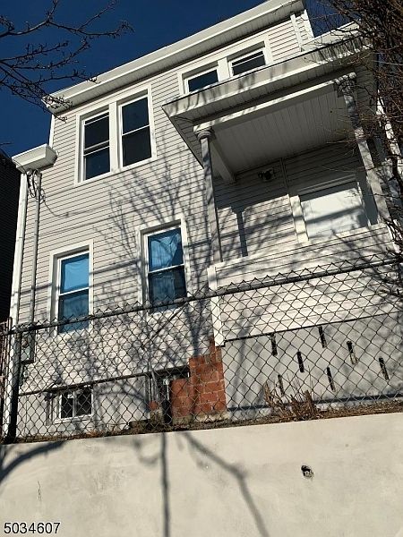 2nd image of 105 N 5th St