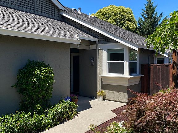 4th image of 370 Bridgeside Cir