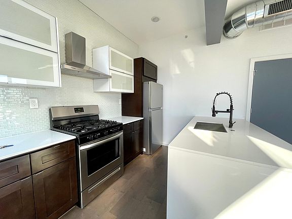 2nd image of 1235 N Franklin St #13F