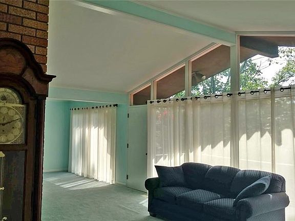 5th image of 38 Woodland Park Dr