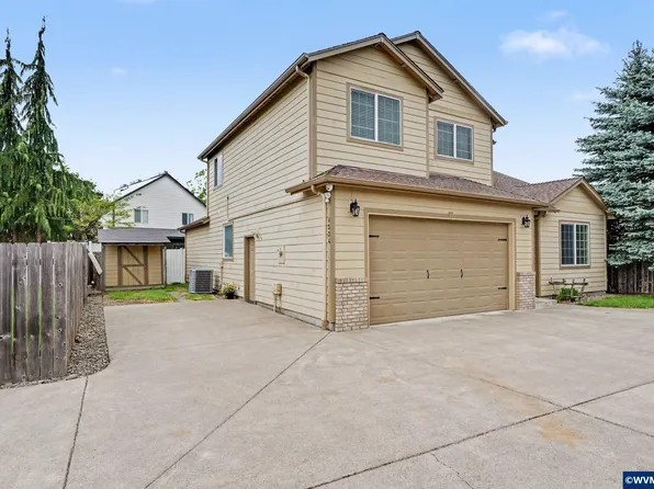 4334 Log Dr NE, Salem, OR 97305