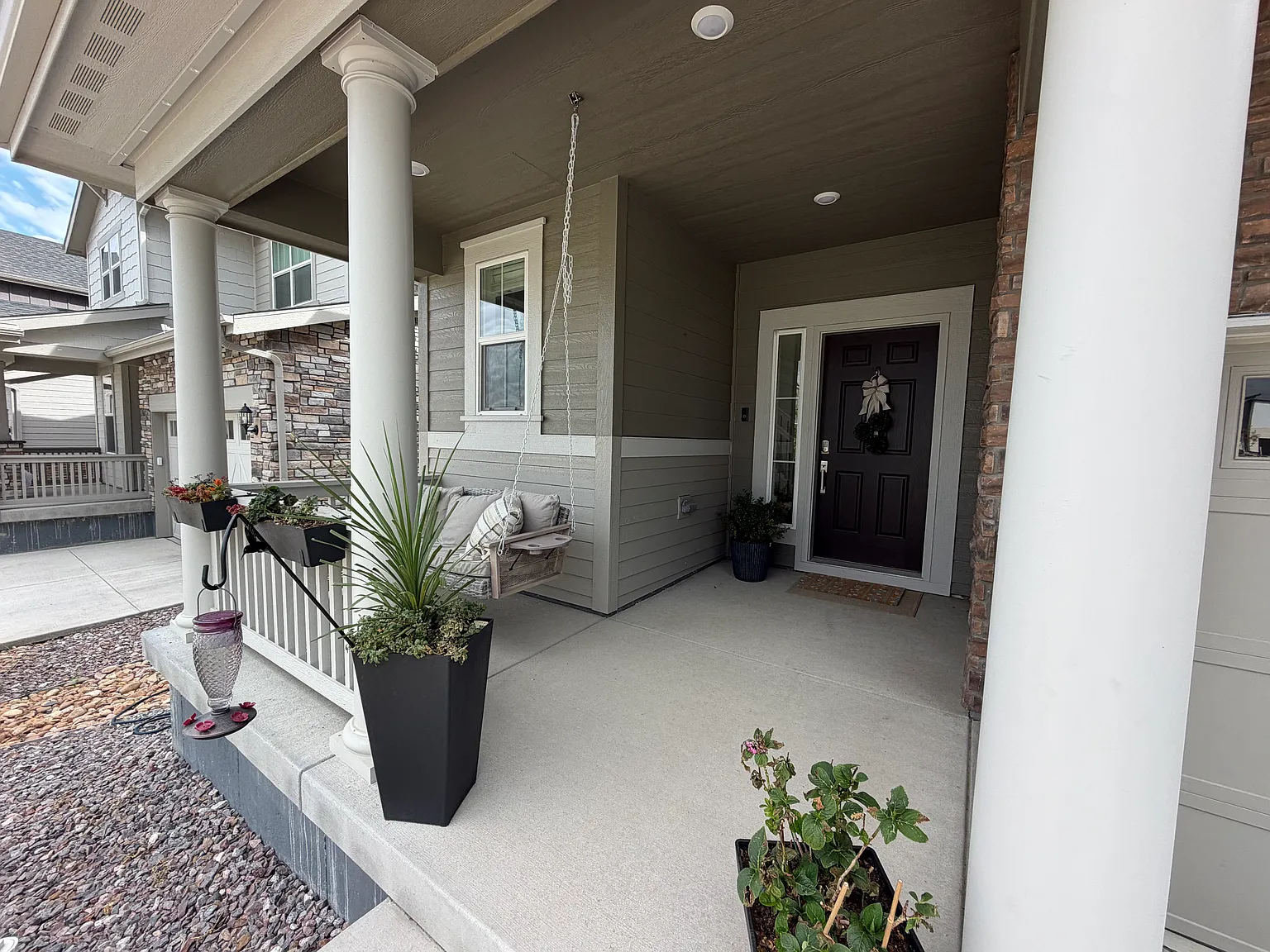 3 bed, 2.5 bath, 2701 sqft, $4,000 — Photo 2