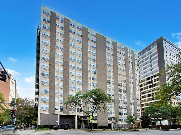 2nd image of 3033 N Sheridan Rd APT 1507