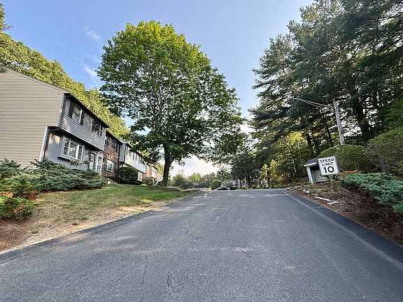 4th image of 3 Treetop Ln #8