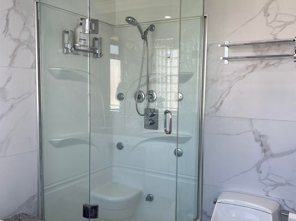 6 bedroom rental in Vancouver — photo 13