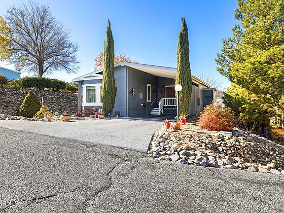 3rd image of 908 N Mountain Hollow Ct