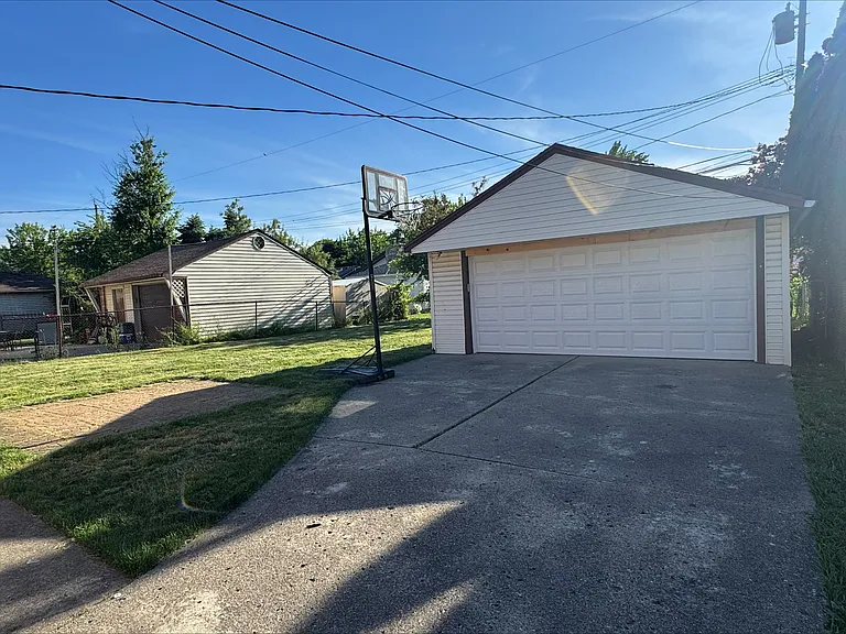 9914 Fox Ave — Photo 28