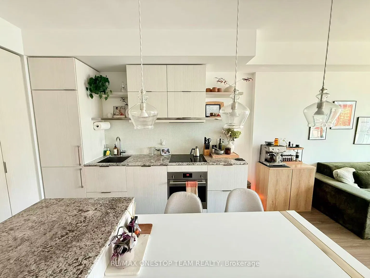 1 bed, $2,400 — Photo 4