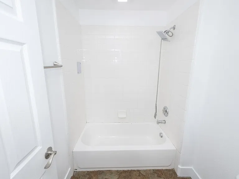 511 Stork St — Photo 16