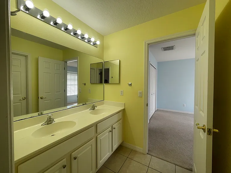 9805 Portofino Dr — Photo 18