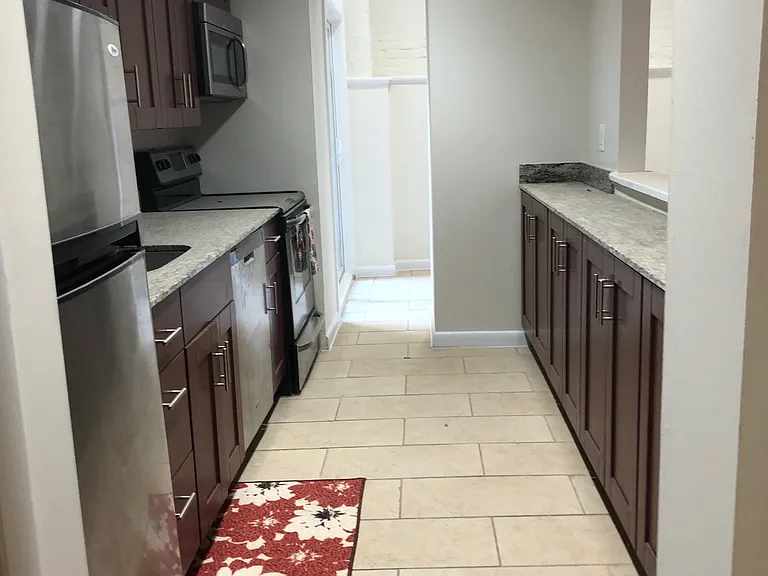 1012 Clinton St #1F — Photo 9