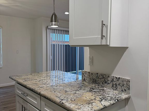 4th image of 1612 S Bundy Dr APT 2