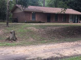 82 Sedgefield Rd, Natchez, MS 39120