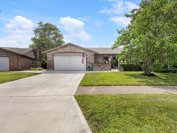 3rd image of 1395 Cornish Dr