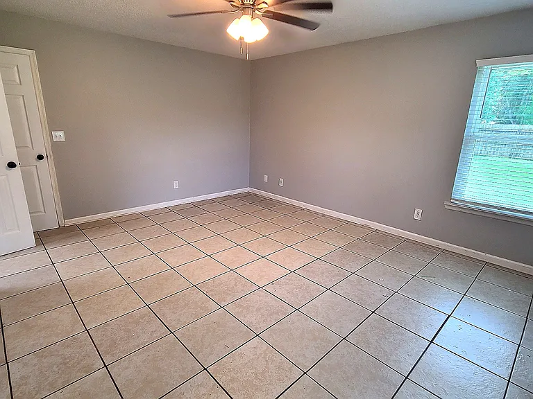 121 Foxwood Cir — Photo 19