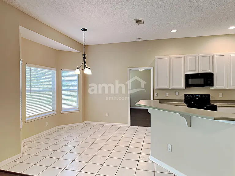 1621 Merroway Ln — Photo 5