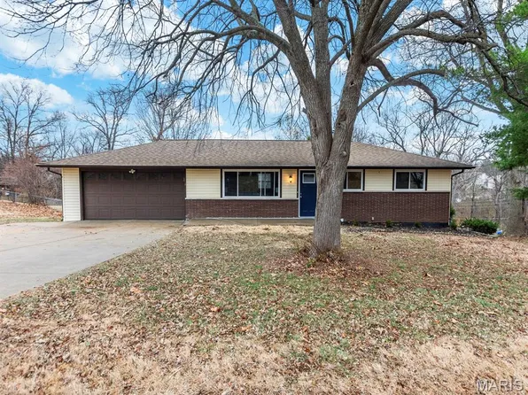 726 Gran Lin Dr, Saint Charles, MO 63303