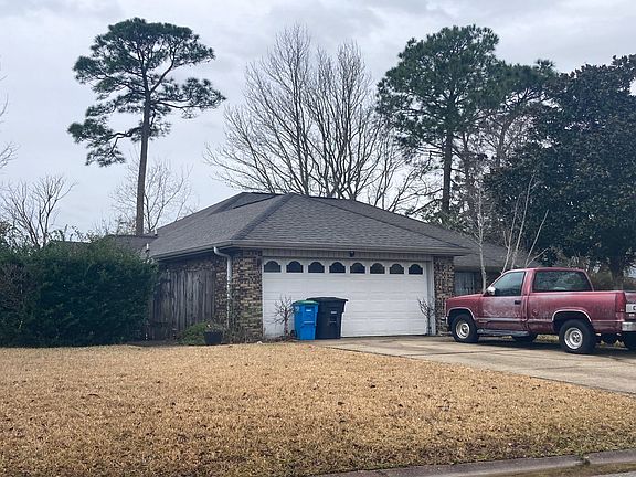 3rd image of 10016 Iroquois Dr