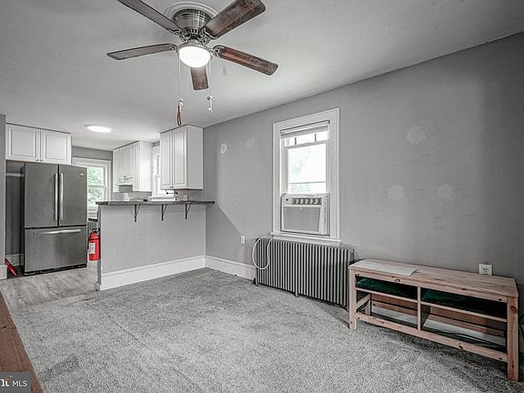 5th image of 83 Oak St