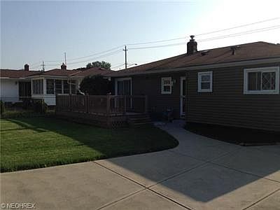 3rd image of 7485 Malibu Dr