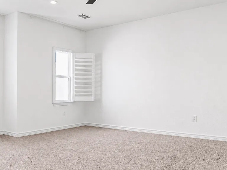 3730 Malibu Dr — Photo 12