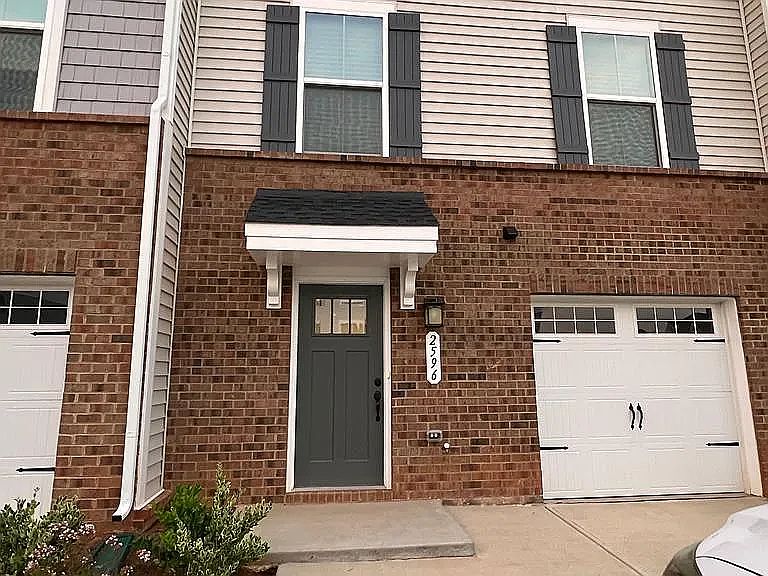 1st image of 2596 Grantham Place Dr
