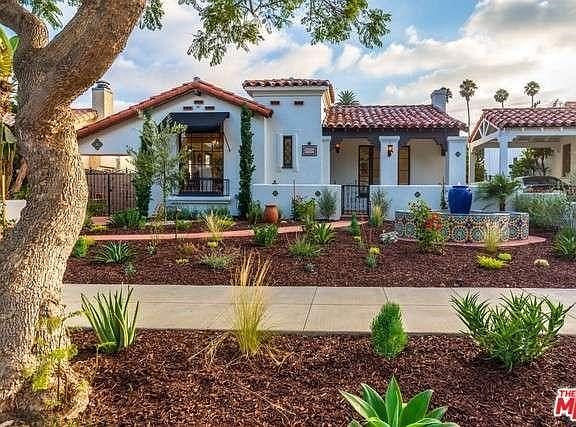 2nd image of 2223 Veteran Ave