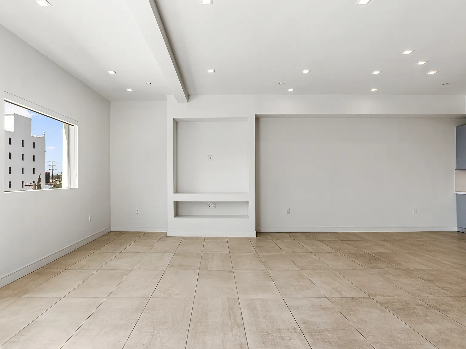 3 bed, 2500 sqft, $7,000 — Photo 4