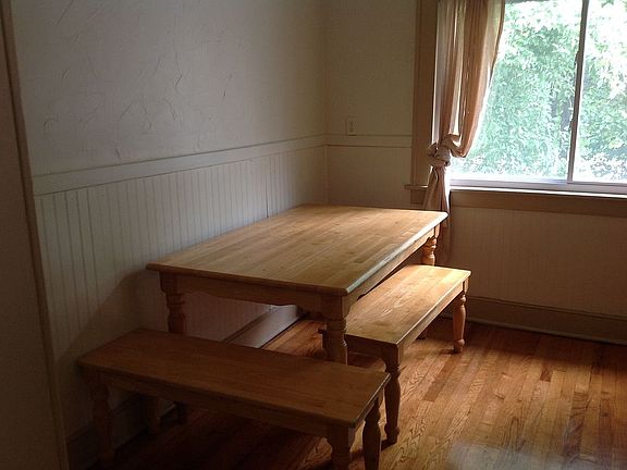 Dinning Area off Kitchen
