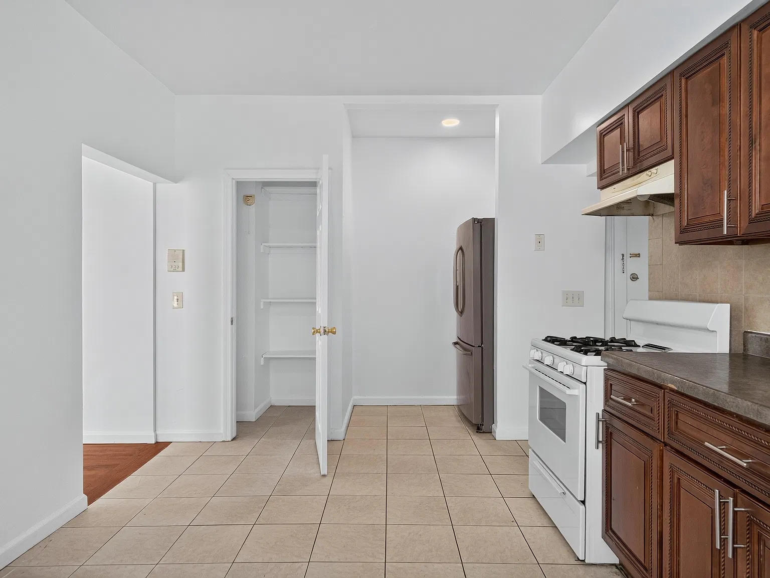 2 bed, $2,200 — Photo 3