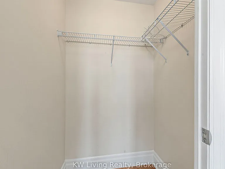 21 Upper Duke Cres #604 — Photo 19