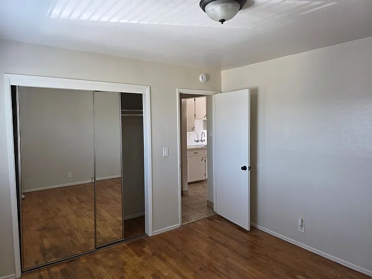 1359 Reeve St — Photo 24