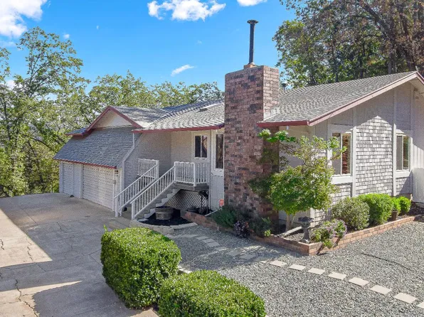 1827 Country Club Dr, Placerville, CA 95667