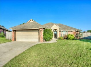 12125 SW 13th St, Yukon, OK 73099