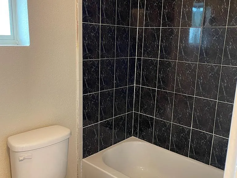 315 Rio Palm St #2/1 — Photo 8