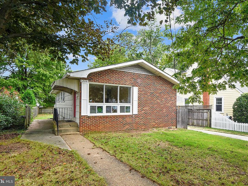 1st image of 1208 Poplar Ave