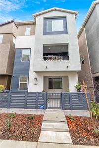 915 E 3rd St, Santa Ana, CA, 92701