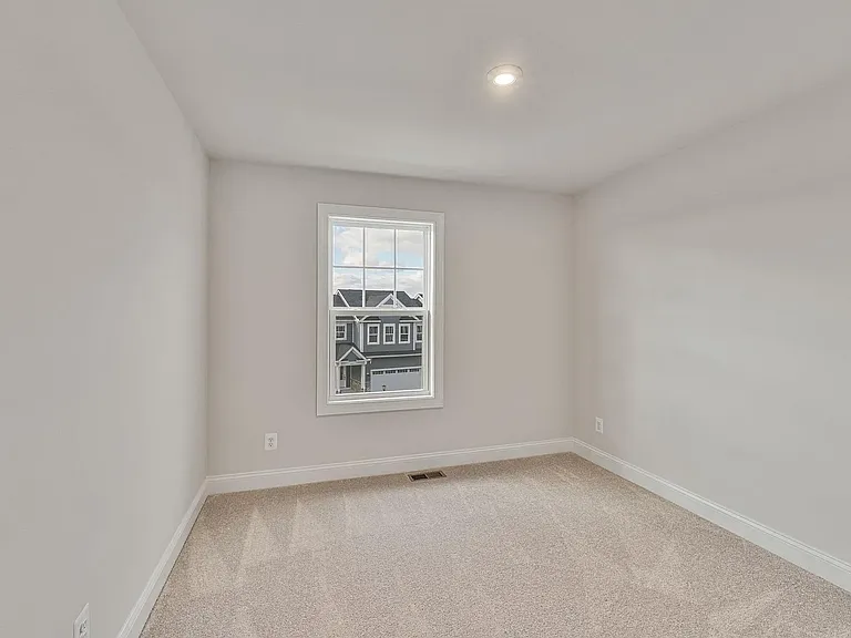1320 Laconia Ln — Photo 43