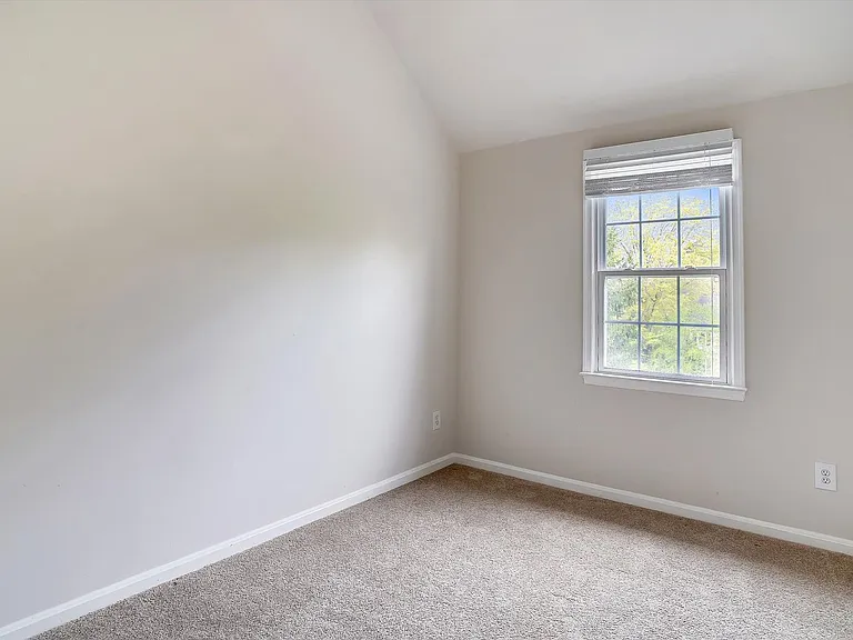 8830 Thomas Lea Ter — Photo 33
