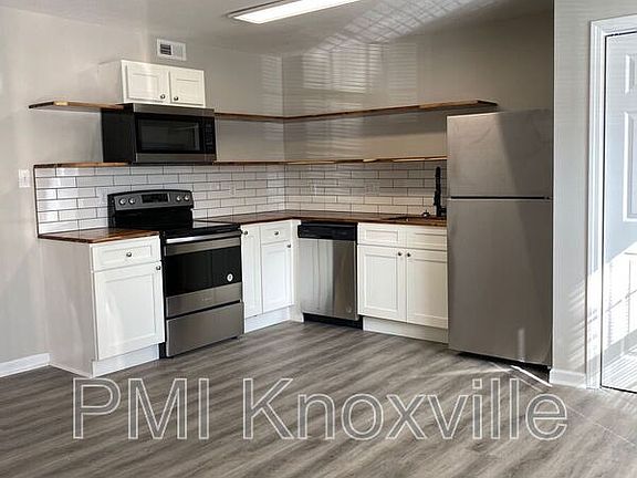 3rd image of 123 Ingersoll Ave #11