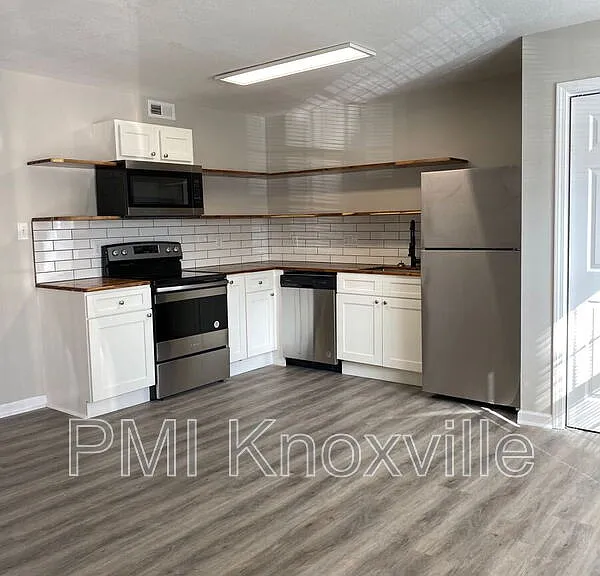 123 Ingersoll Ave #11 — Photo 3