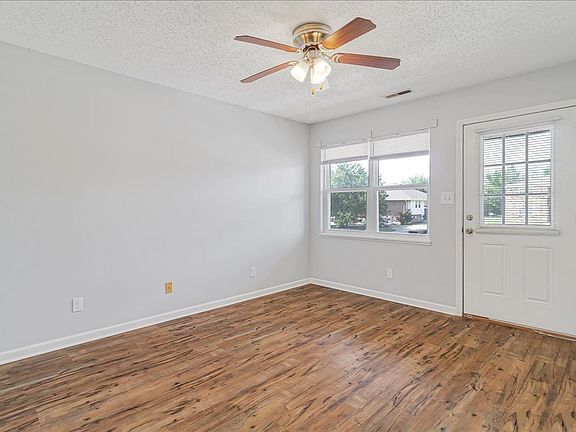 2nd image of 830 E Prairie Hill Dr APT B