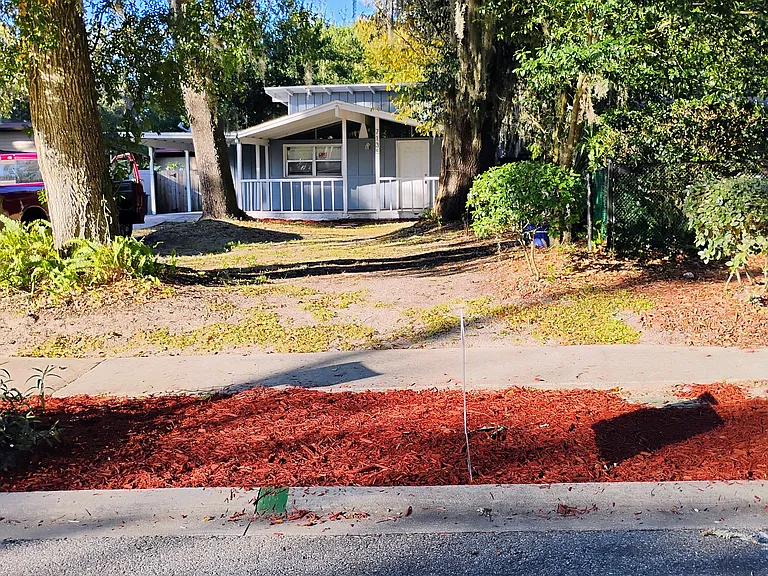 7135 Oakwood Dr — Photo 2