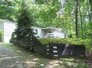 871 Kiski Park Dr, Apollo, PA 15613